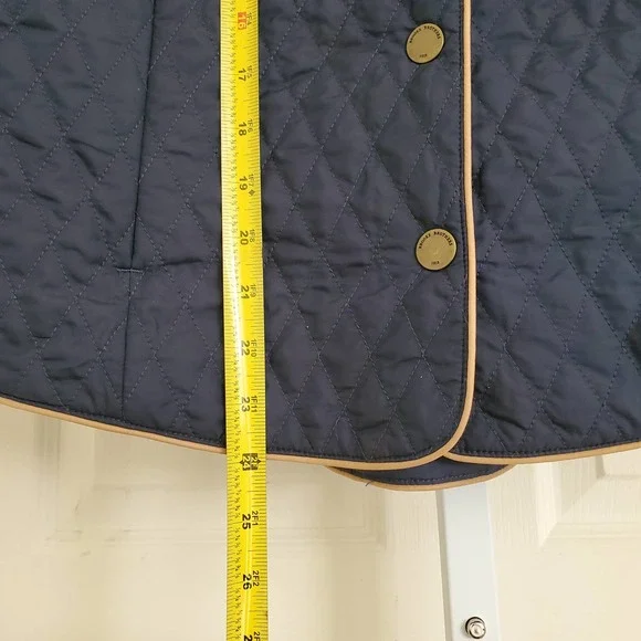 BROOKS BROTHERS Women's Diamond Quilted Navy/Tan Snap Front Riding Vest sz M - Picture 5 of 8